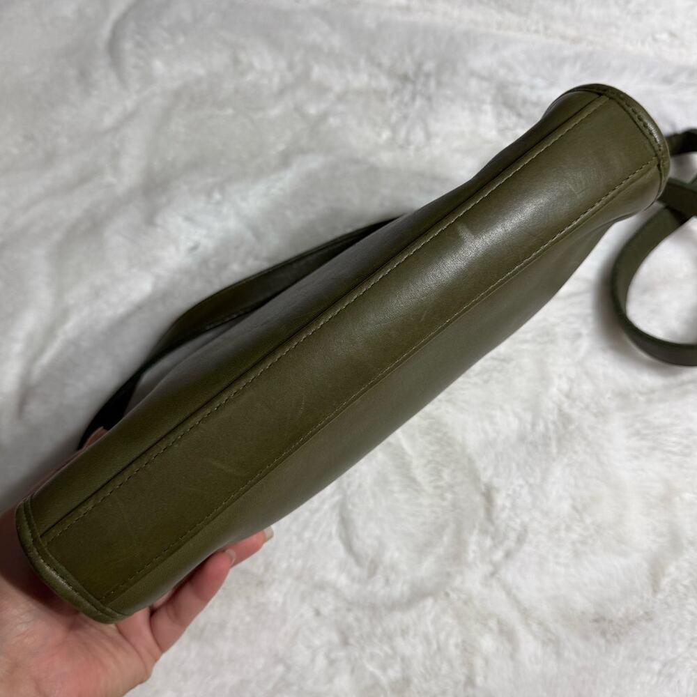 Vintage Coach 9944 Taylor Olive Green Crossbody - Picture 5 of 8